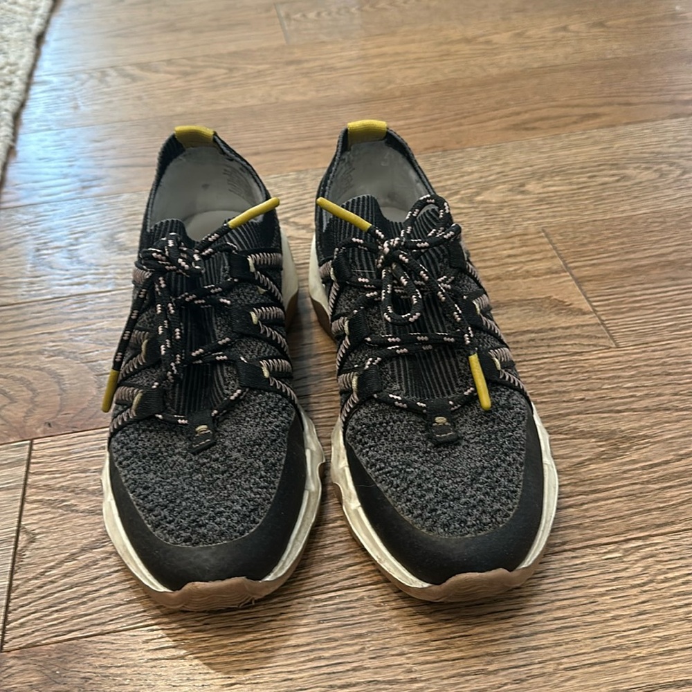 Madewell size 9 sneakers